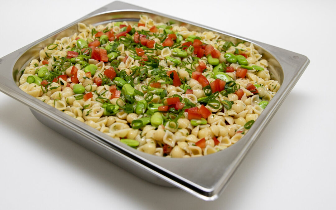 Pastasalade met tuinbonen