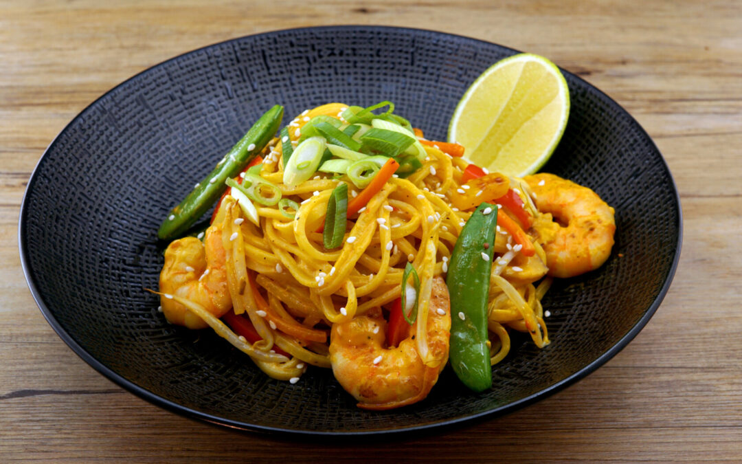 Nouilles scampi au curry thaï.